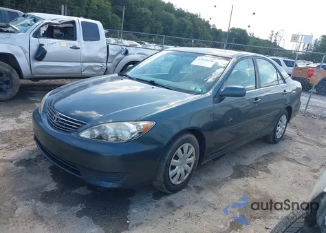 2005 Toyota Camry Le z USA, uszkodzony, nr VIN 4T1BE30KX5U432457